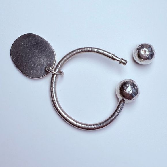 Tiffany & Co. Sterling Silver Oval ID Tag Opus One Screwball Horseshoe Key Ring - Picture 3 of 6